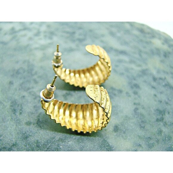 Lot of 3 Hoop and Semi Hoop Gold Tone Pierced Earrings 1" Minimalist - Picture 5 of 12